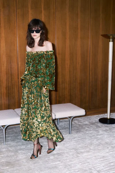 Look 14